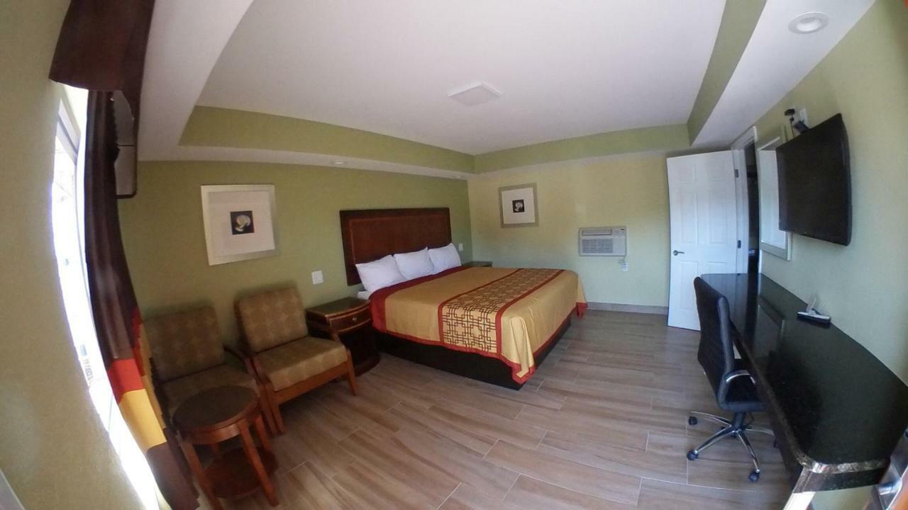 Travel Inn Of Riviera Beach Exterior foto